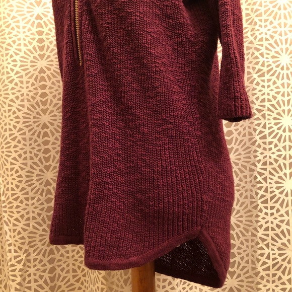 Express Burgundy XS Sweater Top With Gold Zipper - Picture 9 of 9